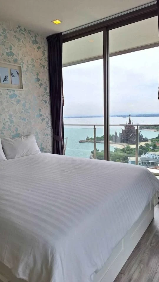 For sale or rent at Baan Plai Haad. Spacious rooms with plenty of usable space, high-quality wallpaper, and beautiful, unblocked views. Book now!