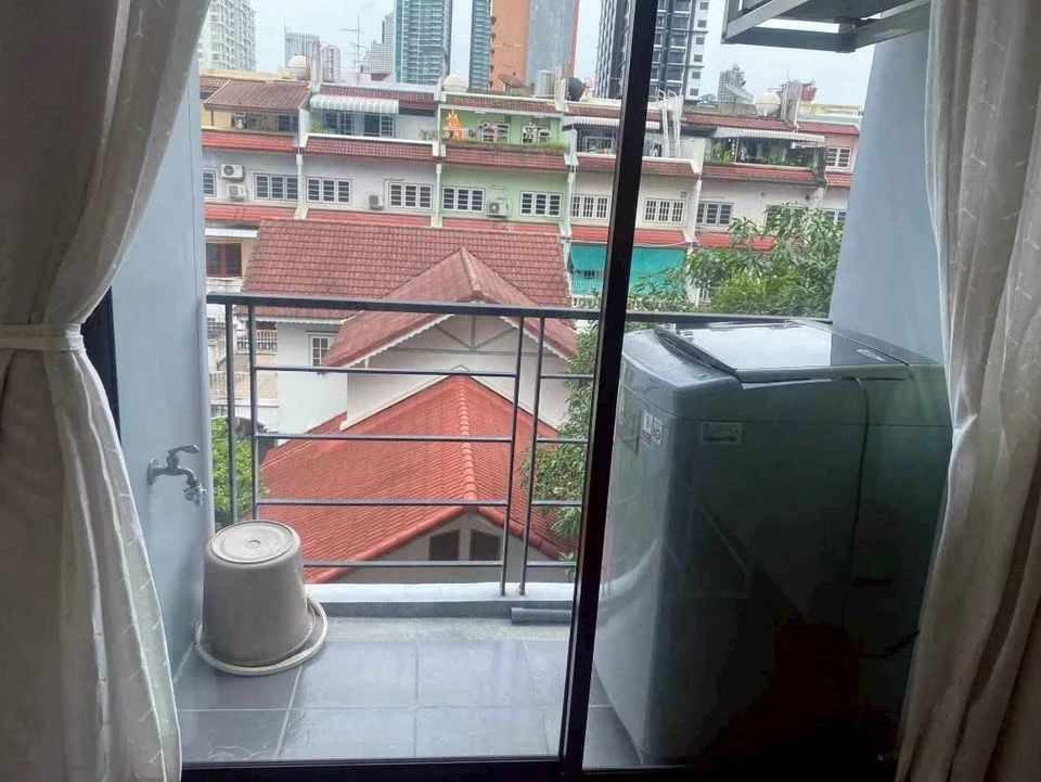For sale or rent: Bangkok FELIZ Sathorn-Taksin, 1 bedroom, 1 bathroom, fully furnished, in a prime location. Don't miss this opportunity!