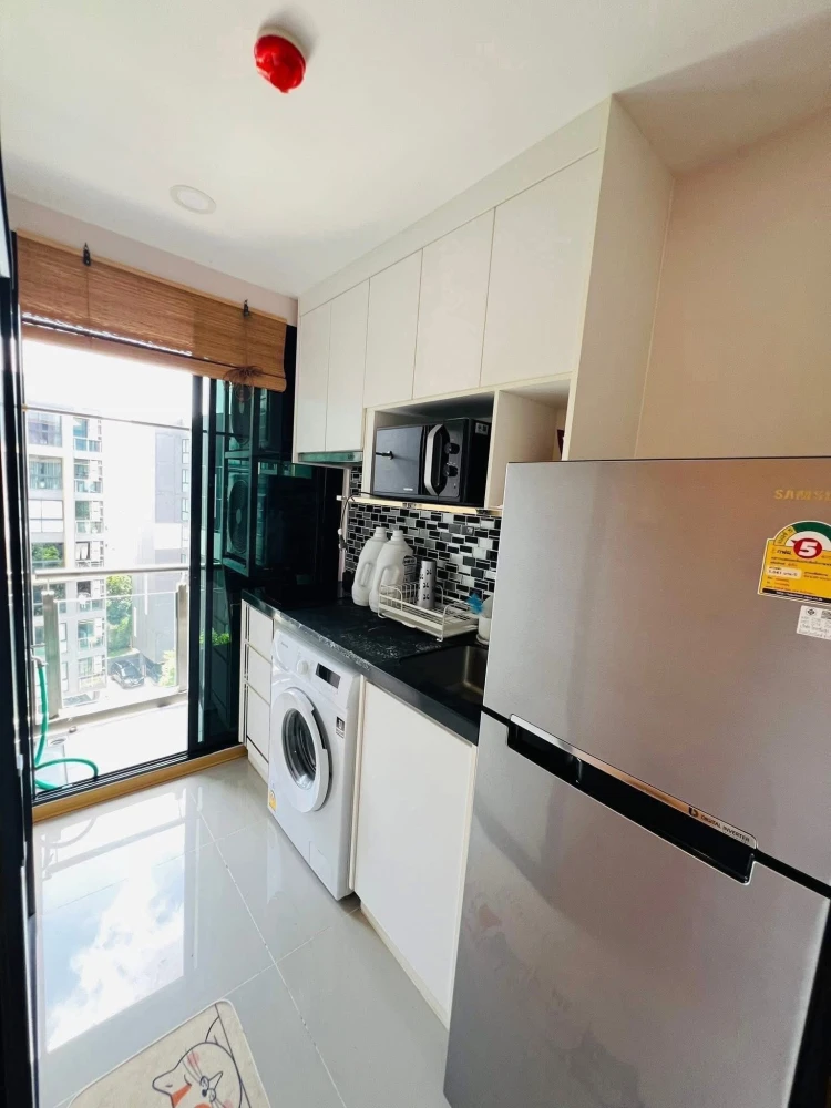 For sale or rent: Bangkok Horizon Lite @ Phetkasem 48. Corner unit, quiet, great location, full amenities. Book now!