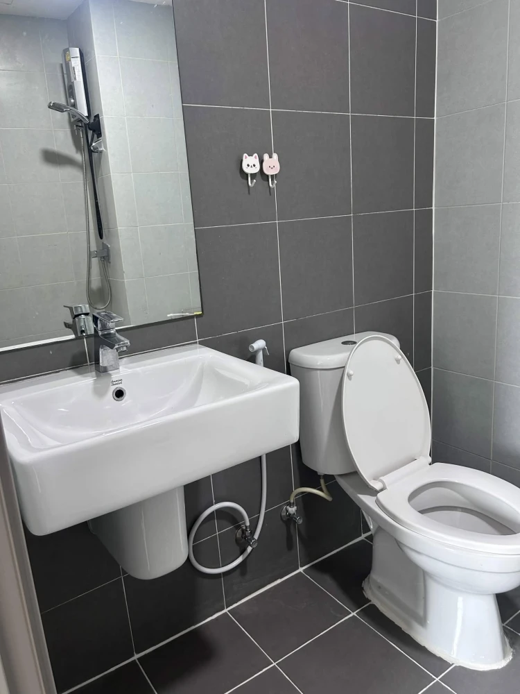 For sale or rent: Be Condo Paholyothin, 3rd floor, a lovely unit with complete amenities. Don't miss out!