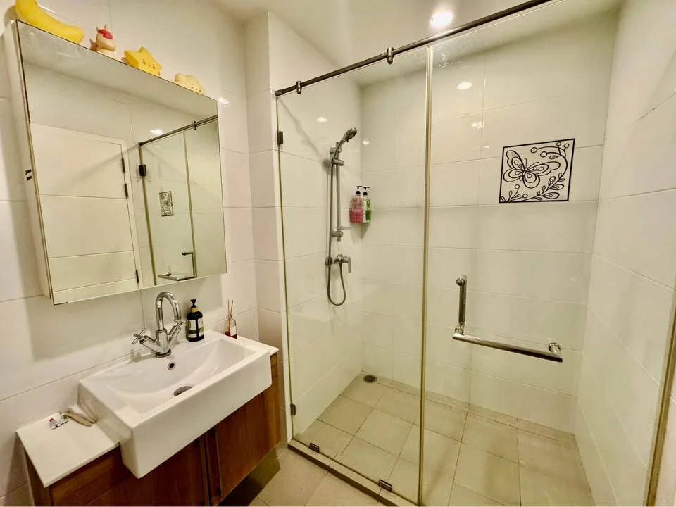 For sale or rent: Blocs 77, high floor (27), beautiful canal view, quiet, natural atmosphere, good breeze, not too hot, comfortable living, reserve no