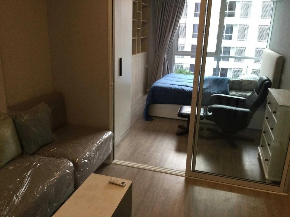 For sale, for rent, Blue Phahonyothin 35, ready to move in, 6th floor, swimming pool view, hurry to reserve now.