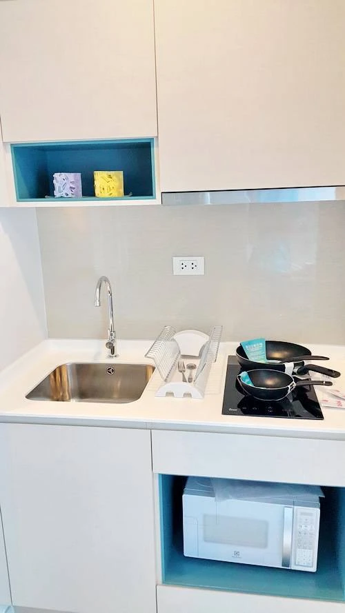 For sale, for rent Centric Sea (Central Pattaya) Floor: 11, Building B, great city view, complete with furniture, ready to move in