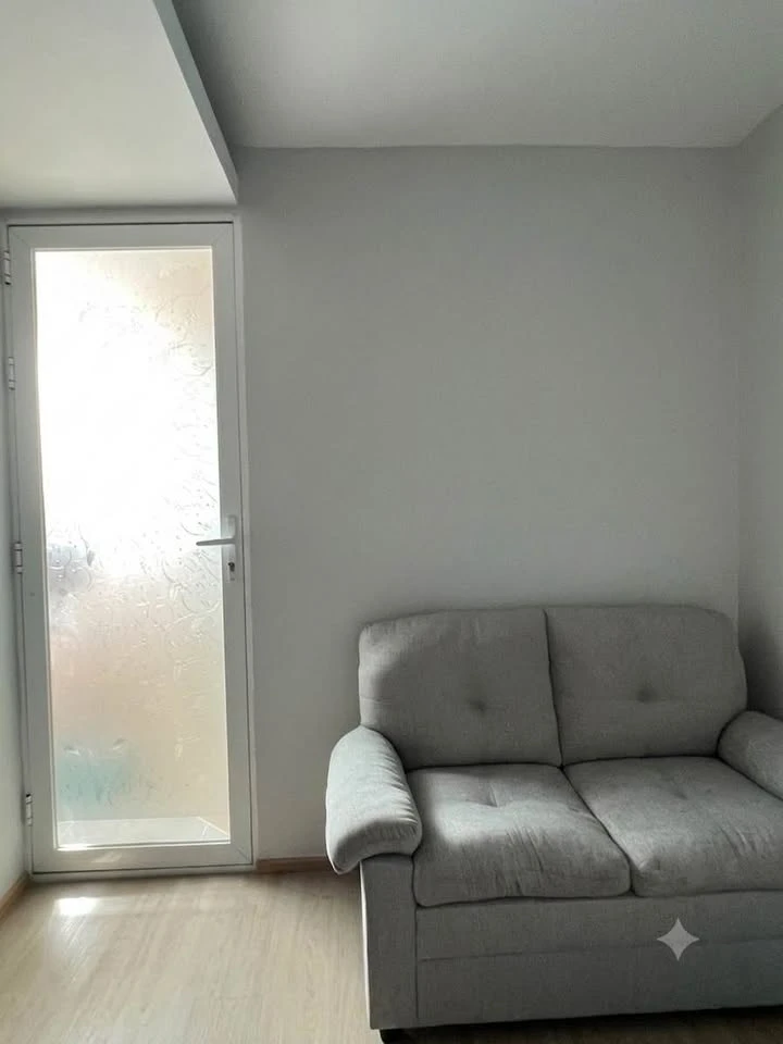 For sale or rent: Champs Elysees Tiwanon. Large, comfortable unit with ample living space and complete amenities. Book now!