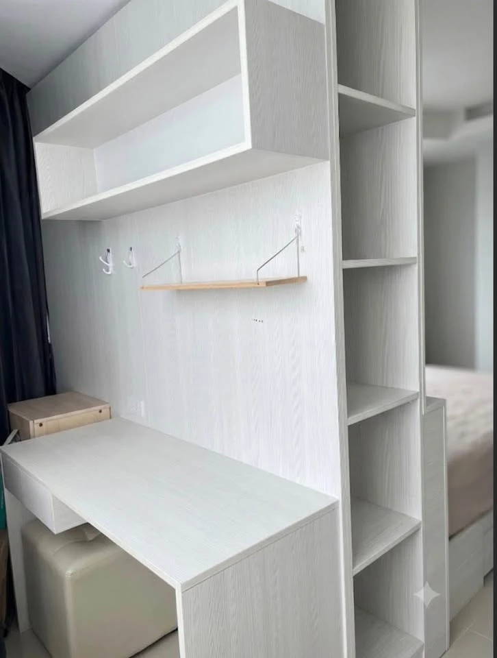 For sale or rent: Champs Elysees Tiwanon. Large, comfortable unit with ample living space and complete amenities. Book now!