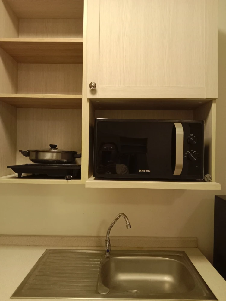For sale or rent: Chapter One Modern Dutch, 1 bedroom, 1 bathroom, fully furnished, beautiful unblocked view. Don't miss out!
