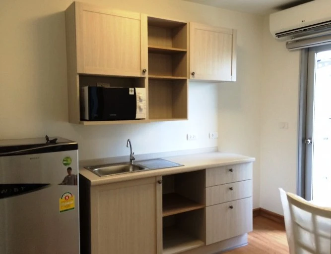 For sale or rent: Chapter One Modern Dutch, Building C, 15th floor, Chao Phraya River view, comes with the utmost convenience. Don't miss it!