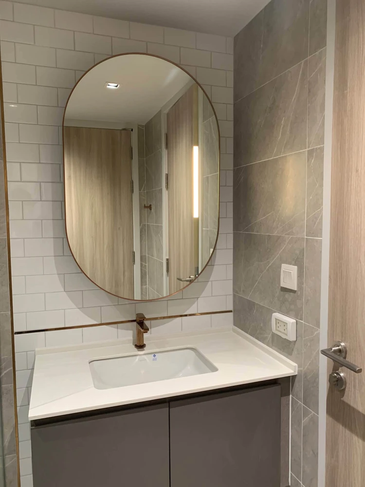 For sale or rent: Chapter Thonglor 25, corner unit offering privacy and spacious living area, fully furnished. Book now!