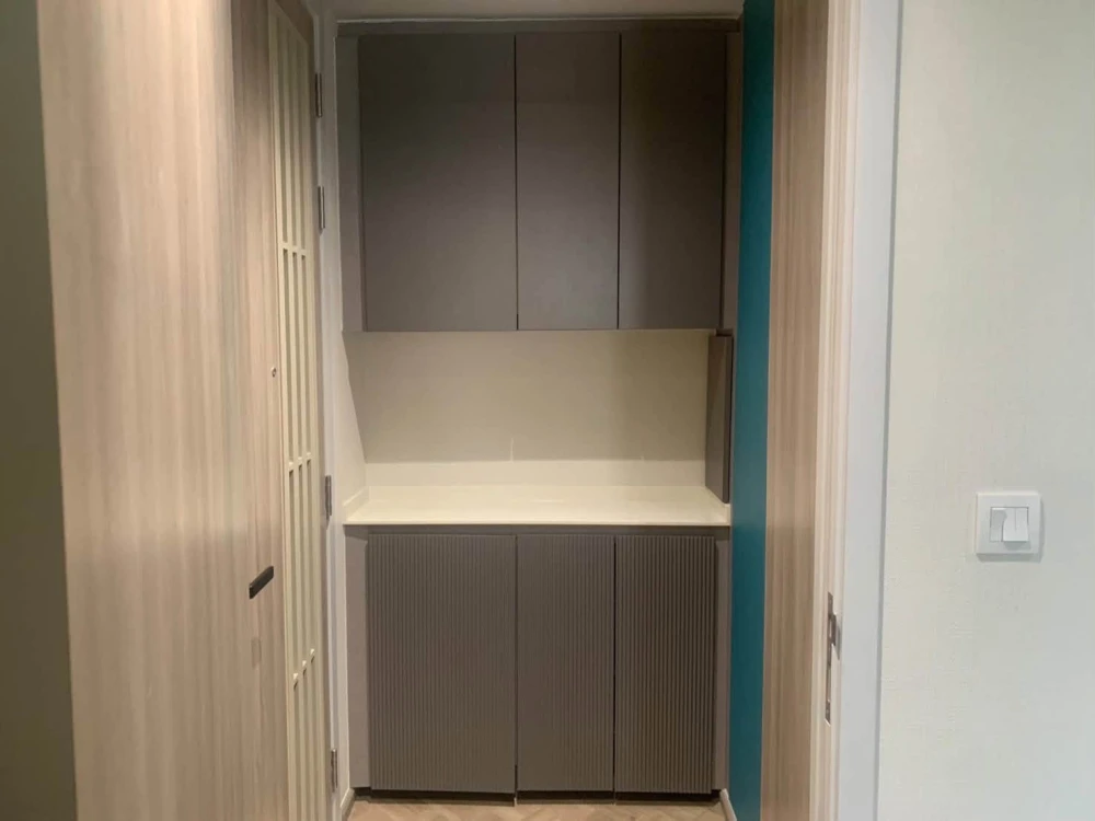For sale or rent: Chapter Thonglor 25, corner unit offering privacy and spacious living area, fully furnished. Book now!