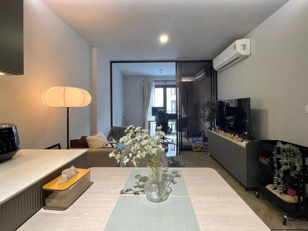 For sale, for rent: Chapter Thonglor 25, beautifully decorated room, complete with furniture and electrical appliances, just come and move in.