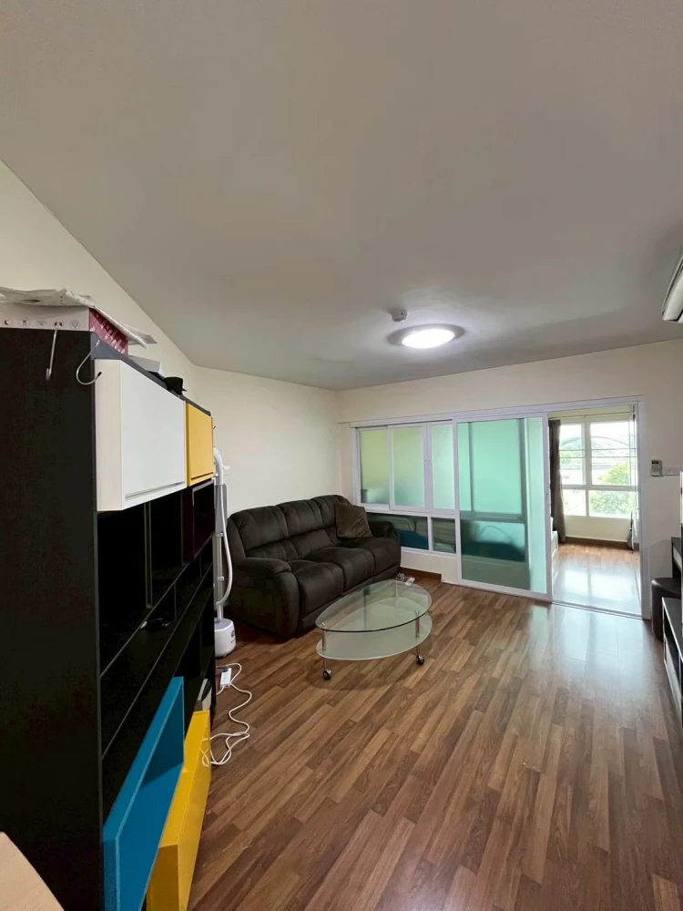 For sale or rent: Chateau In Town Major Ratchayothin. Spacious rooms, peaceful condo with a home-like feel, panoramic balcony views. Book now!