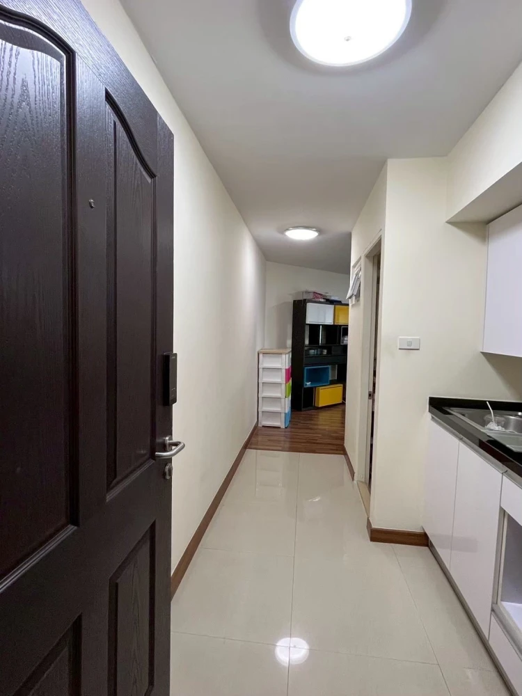 For sale or rent: Chateau In Town Major Ratchayothin. Spacious rooms, peaceful condo with a home-like feel, panoramic balcony views. Book now!
