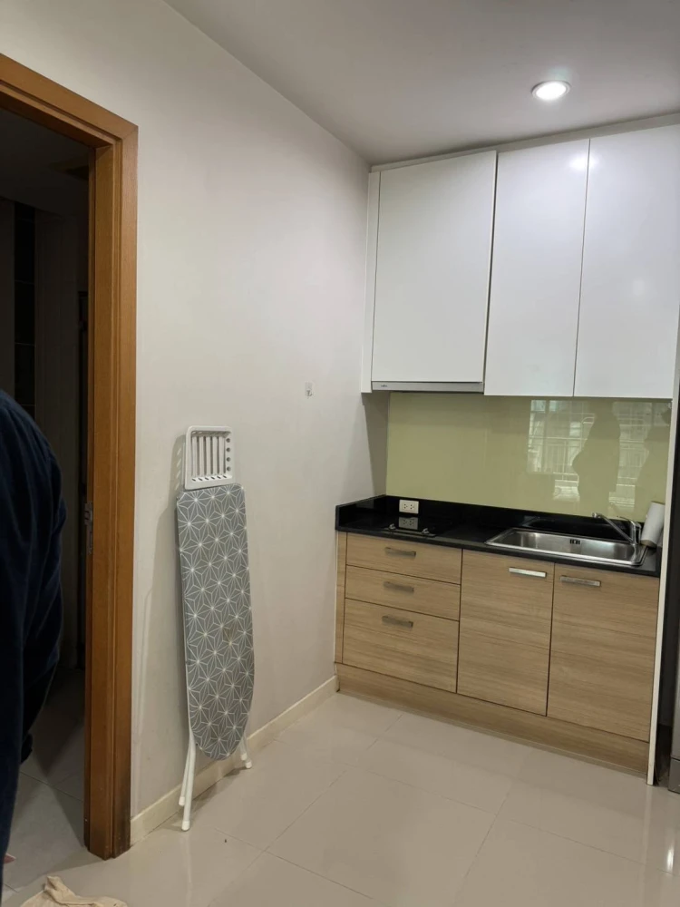 For sale, for rent, Circle Circle Condominium, 27th floor, very high, fully furnished, book now and you won't be disappointed.