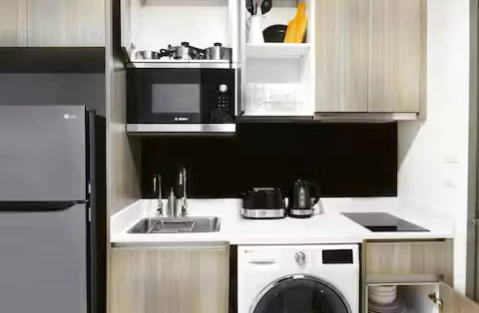 For sale or rent: Circle rein Sukhumvit 12, an 8-story low-rise building with built-in furniture. Reserve now!