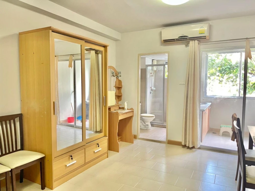 For sale or rent: City Home Ratchada-Pinklao. A lovely unit on the 3rd floor, fully furnished. What are you waiting for?