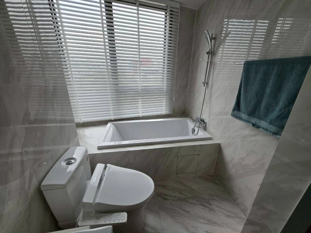 For sale or rent: COCO PARC, 9th floor, beautiful unit with complete furnishings. Book now!