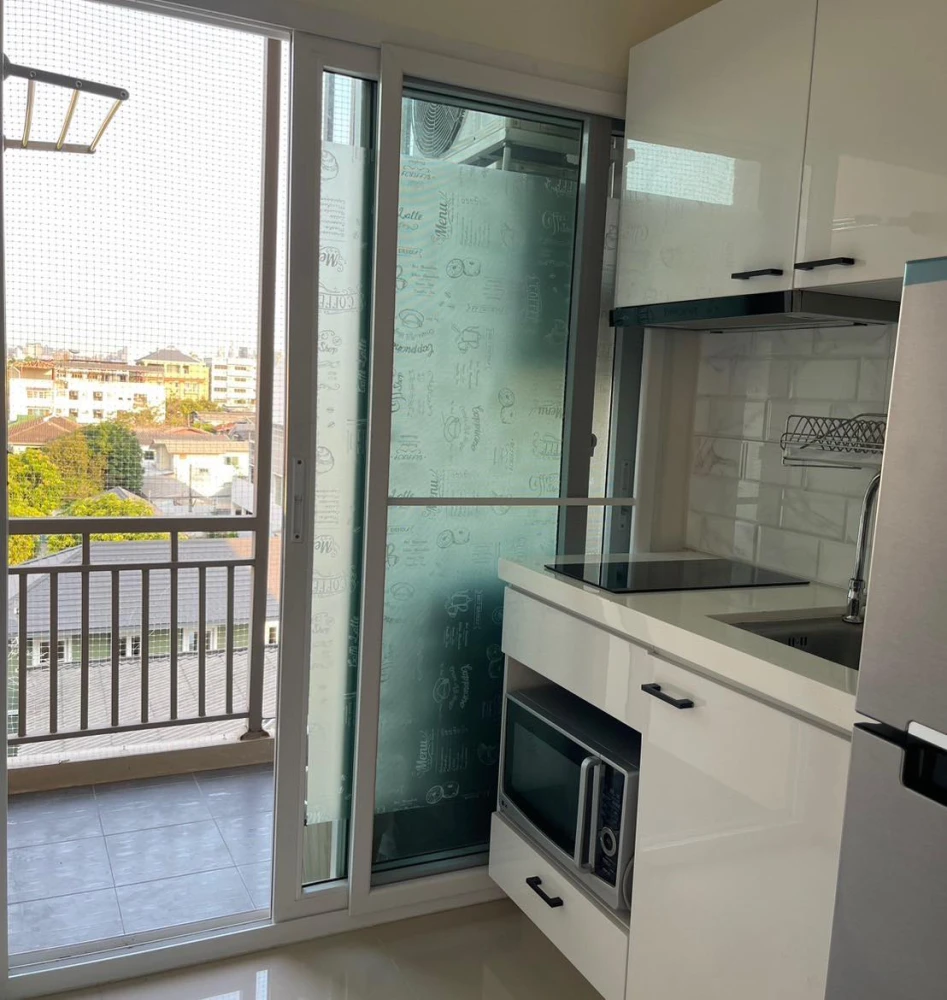For sale, for rent Condo Lazio Sriyan, ready to move in, complete facilities, if you don't reserve, you'll regret it.