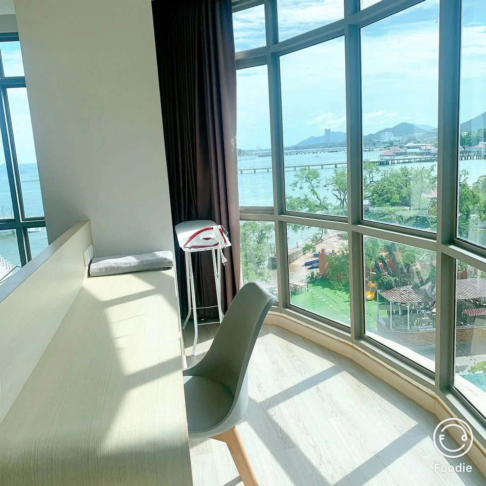 For sale, for rent Condo Sonrisa, spacious room, lots of usable space, comes with complete furniture, beautiful sea view, reserve now.