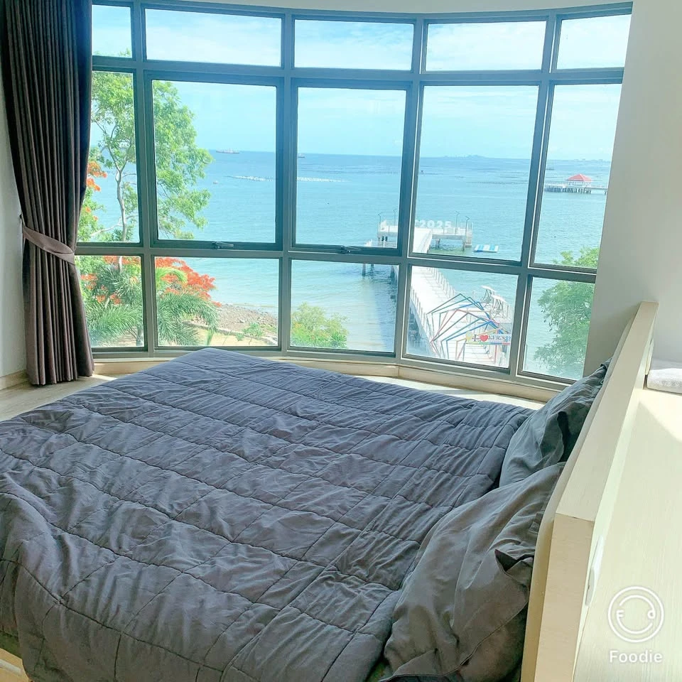 For sale, for rent Condo Sonrisa, spacious room, lots of usable space, comes with complete furniture, beautiful sea view, reserve now.
