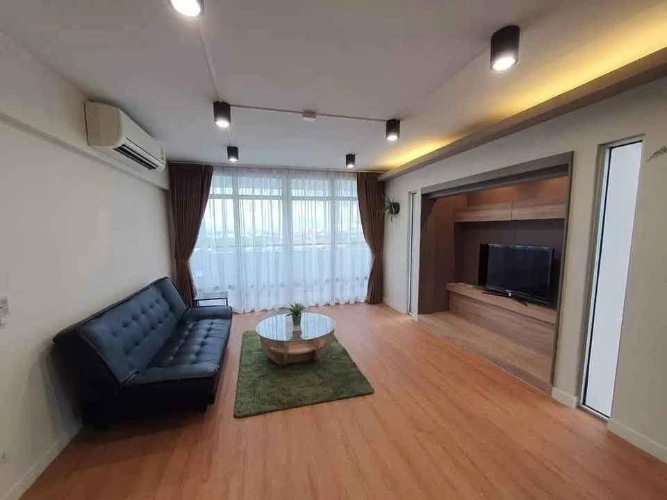 Condo for sale or rent: The Riviera Jomtien Pattaya. Large, comfortable room. Plenty of living space. Convenient and complete in one place. Reserve no