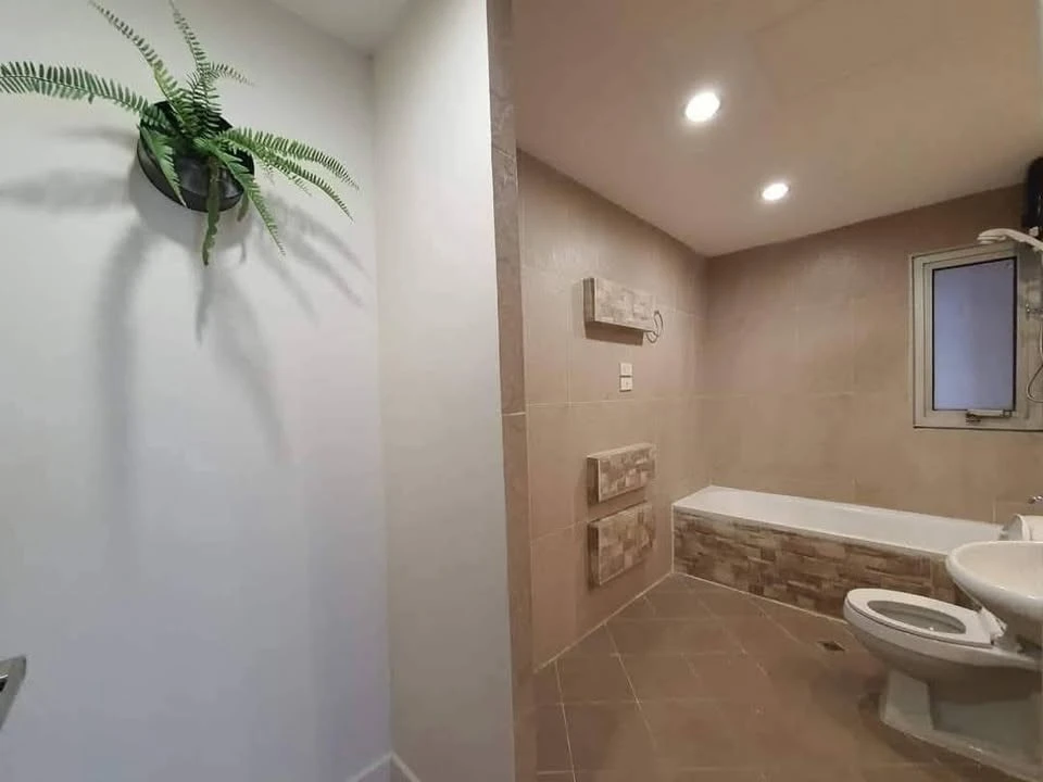 Condo for sale or rent: The Riviera Jomtien Pattaya. Large, comfortable room. Plenty of living space. Convenient and complete in one place. Reserve no