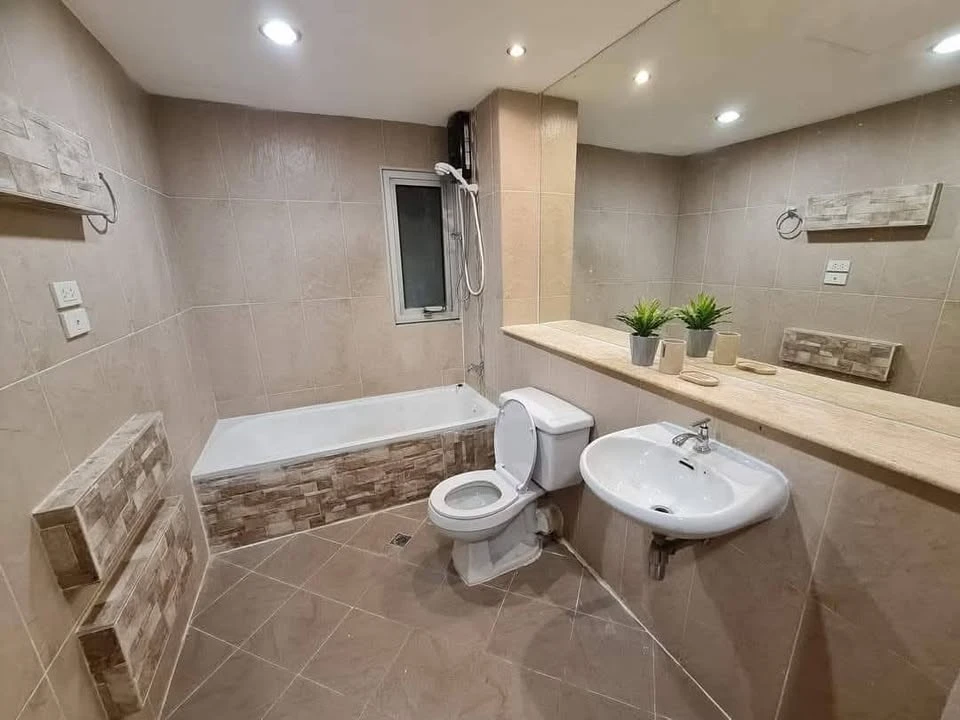 Condo for sale or rent: The Riviera Jomtien Pattaya. Large, comfortable room. Plenty of living space. Convenient and complete in one place. Reserve no
