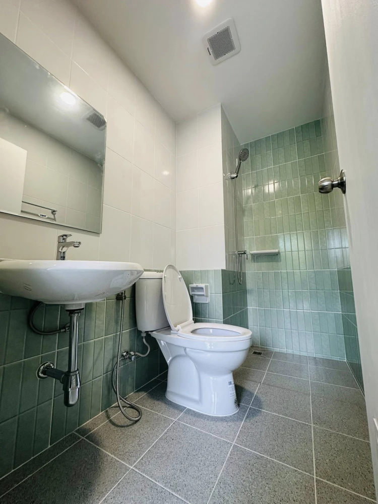 For sale, for rent, D Park Condo Suansear - Sriracha, corner room, not crowded, comes with complete furniture, good like this, don't miss it.