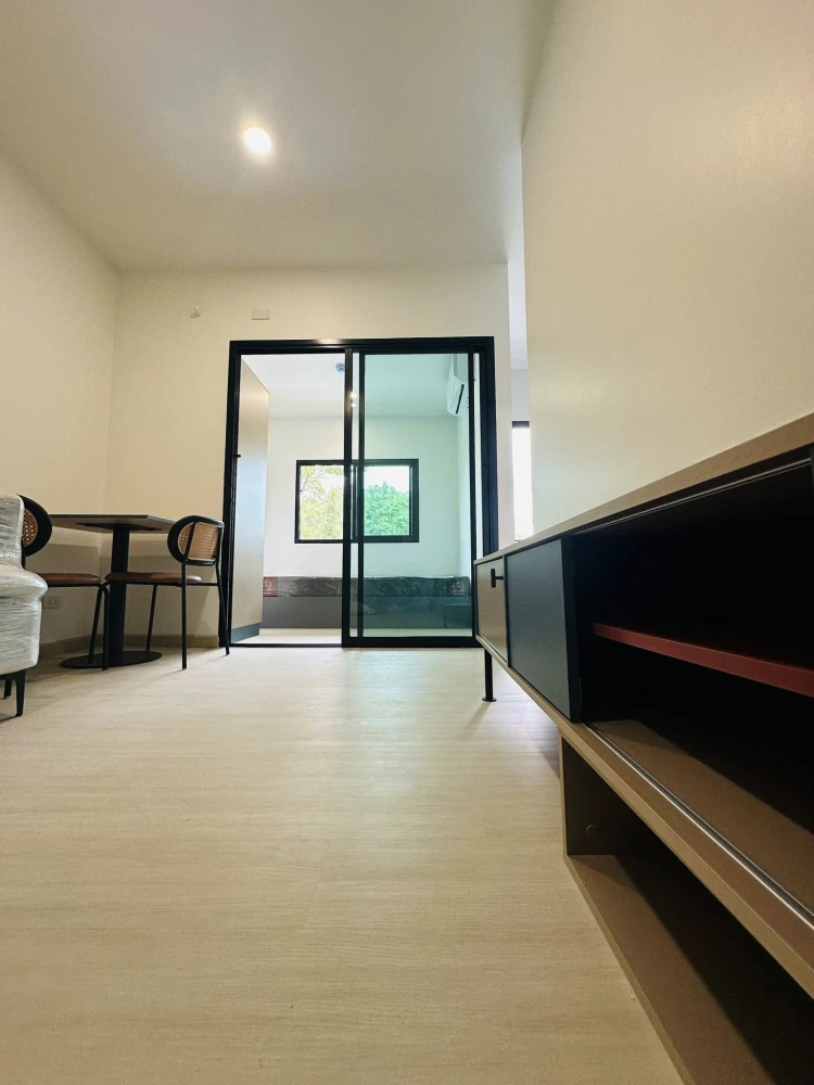 For sale, for rent, D Park Condo Suansear - Sriracha, corner room, not crowded, comes with complete furniture, good like this, don't miss it.