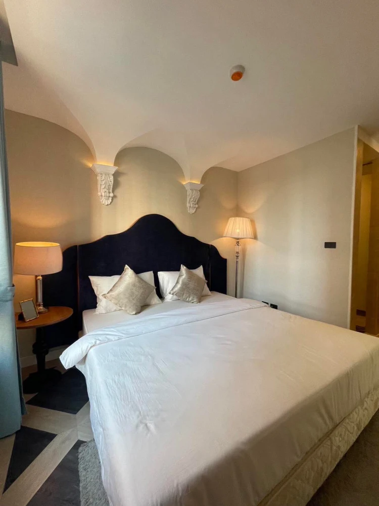 For sale, for rent, Espana Condo Resort Pattaya, balcony with ventilation, not stuffy, pool view, located directly in front of the wind and light, jus