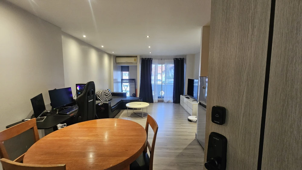 For sale or rent: Family Park Ladprao 48, a lovely room with a built-in headboard and fully furnished. Don't miss out!
