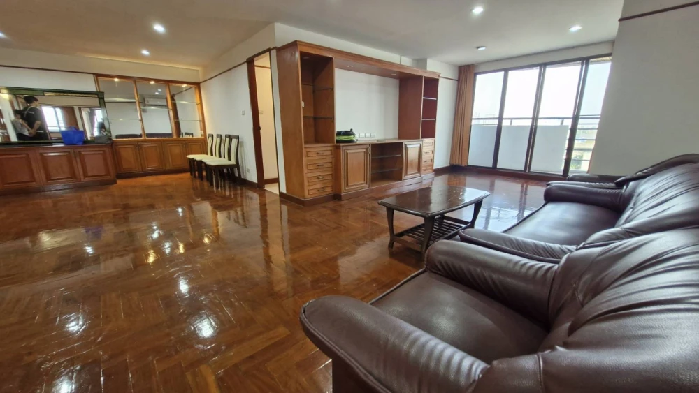 For sale, for rent, Flora ville, corner room, long balcony, 3 bedrooms, 3 bathrooms, beautiful city view, large room like being at home, don't miss it