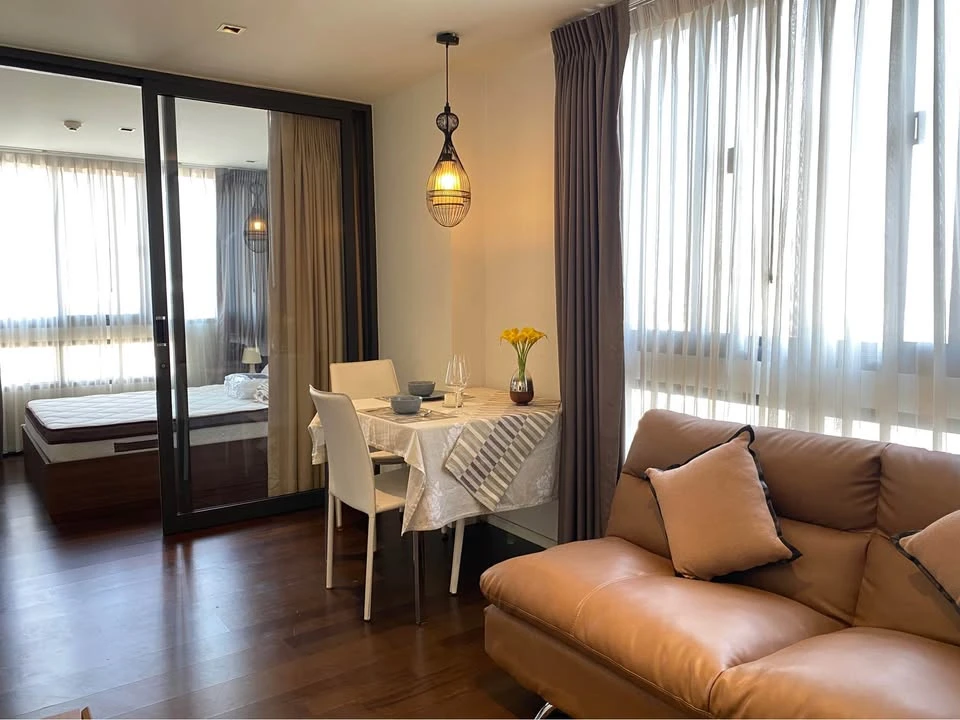 For sale or rent: Formosa Ladprao 7. Features two-way windows for natural light and ventilation, and comes fully furnished with amenities. Book now!