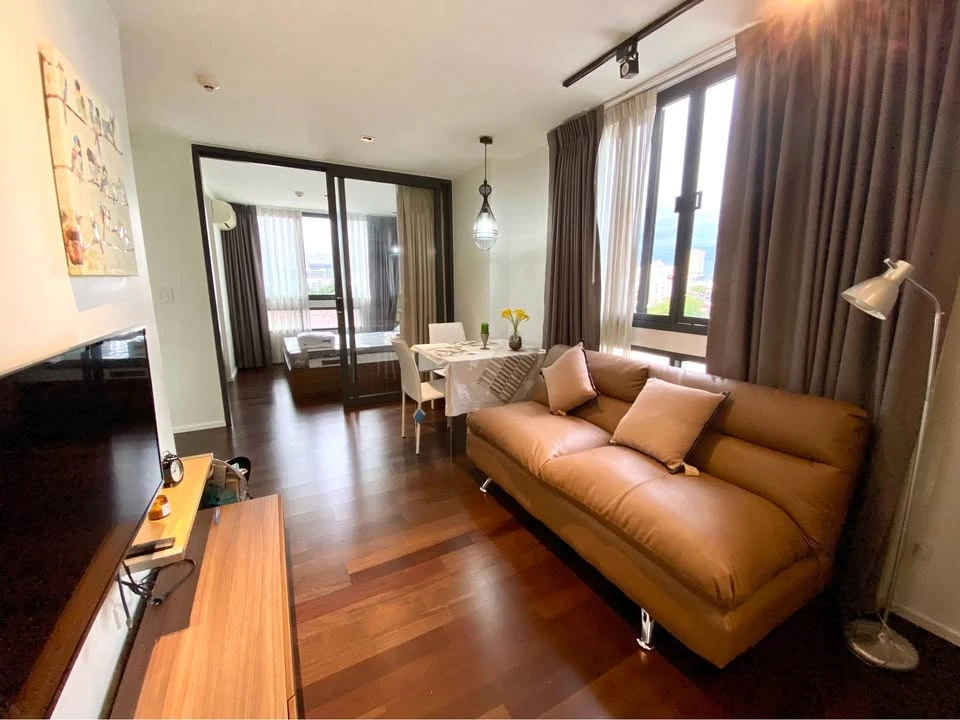 For sale or rent: Formosa Ladprao 7. Features two-way windows for natural light and ventilation, and comes fully furnished with amenities. Book now!