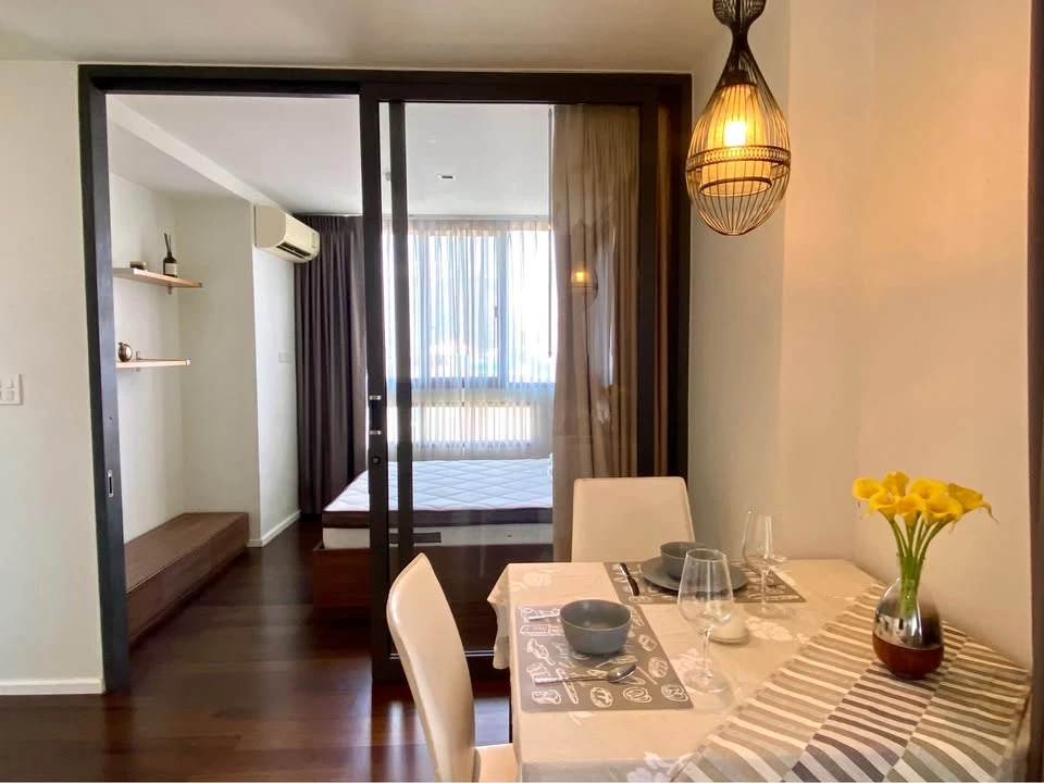 For sale or rent: Formosa Ladprao 7. Features two-way windows for natural light and ventilation, and comes fully furnished with amenities. Book now!