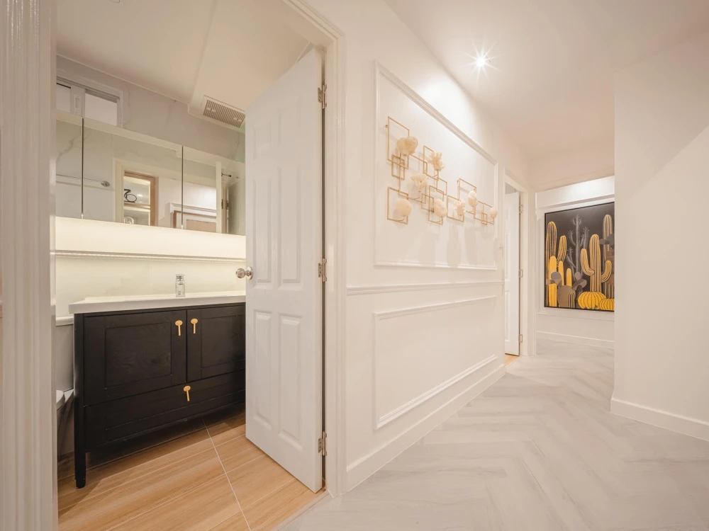 For sale, for rent, Fortune condo town 2 rooms, beautifully decorated built-in throughout the room, very spacious area, if you don't book, you'll real