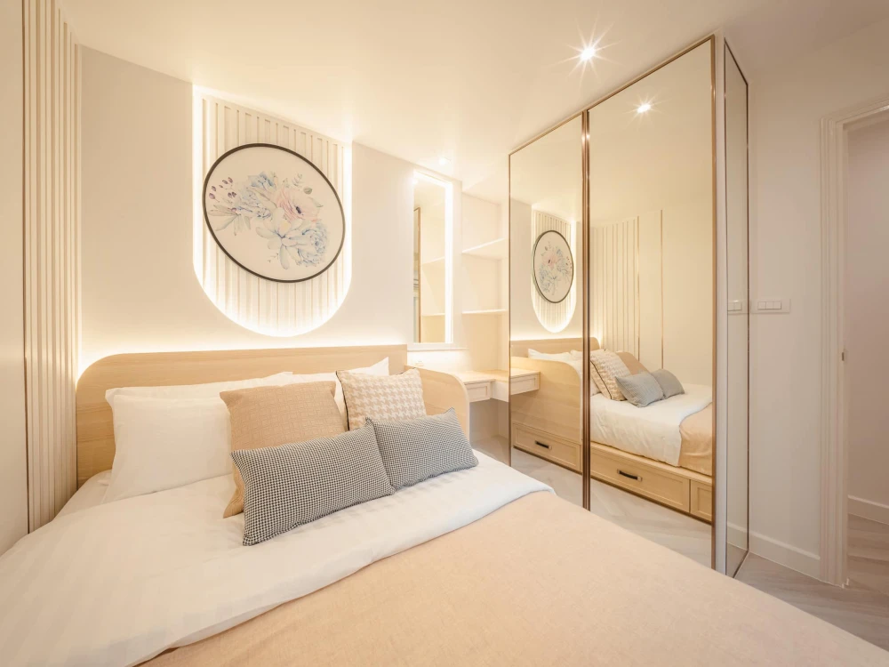 For sale, for rent, Fortune condo town 2 rooms, beautifully decorated built-in throughout the room, very spacious area, if you don't book, you'll real