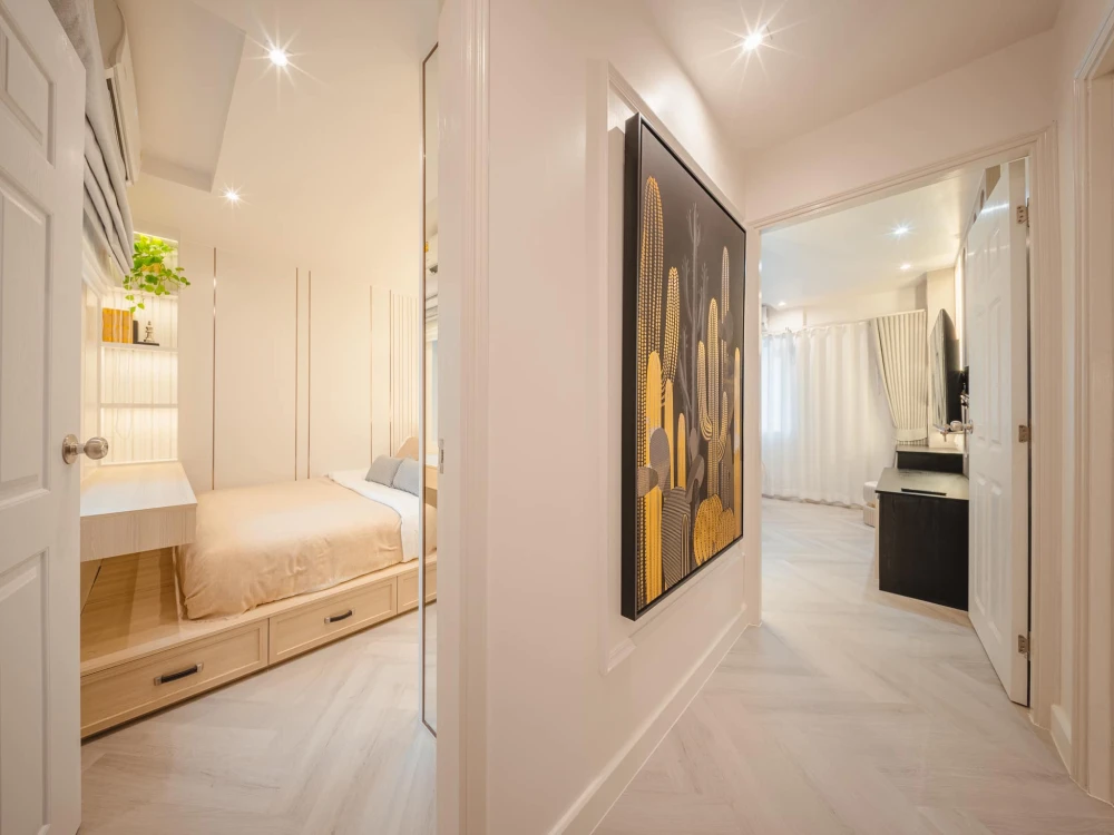 For sale, for rent, Fortune condo town 2 rooms, beautifully decorated built-in throughout the room, very spacious area, if you don't book, you'll real