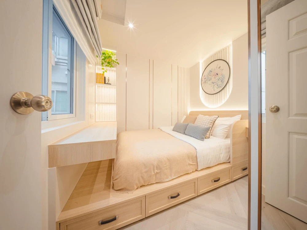 For sale, for rent, Fortune condo town 2 rooms, beautifully decorated built-in throughout the room, very spacious area, if you don't book, you'll real