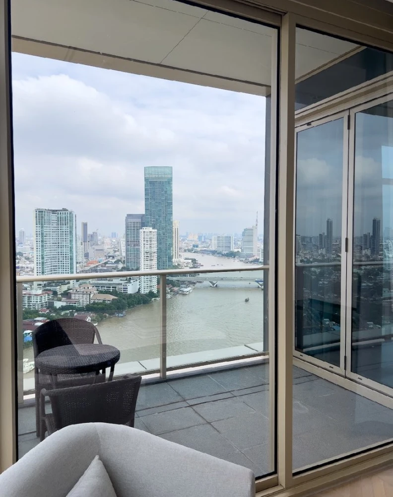 For sale, for rent, Four Seasons Private Residences, spacious room, lots of usable space, fully furnished, river view from high floor, don't miss it.