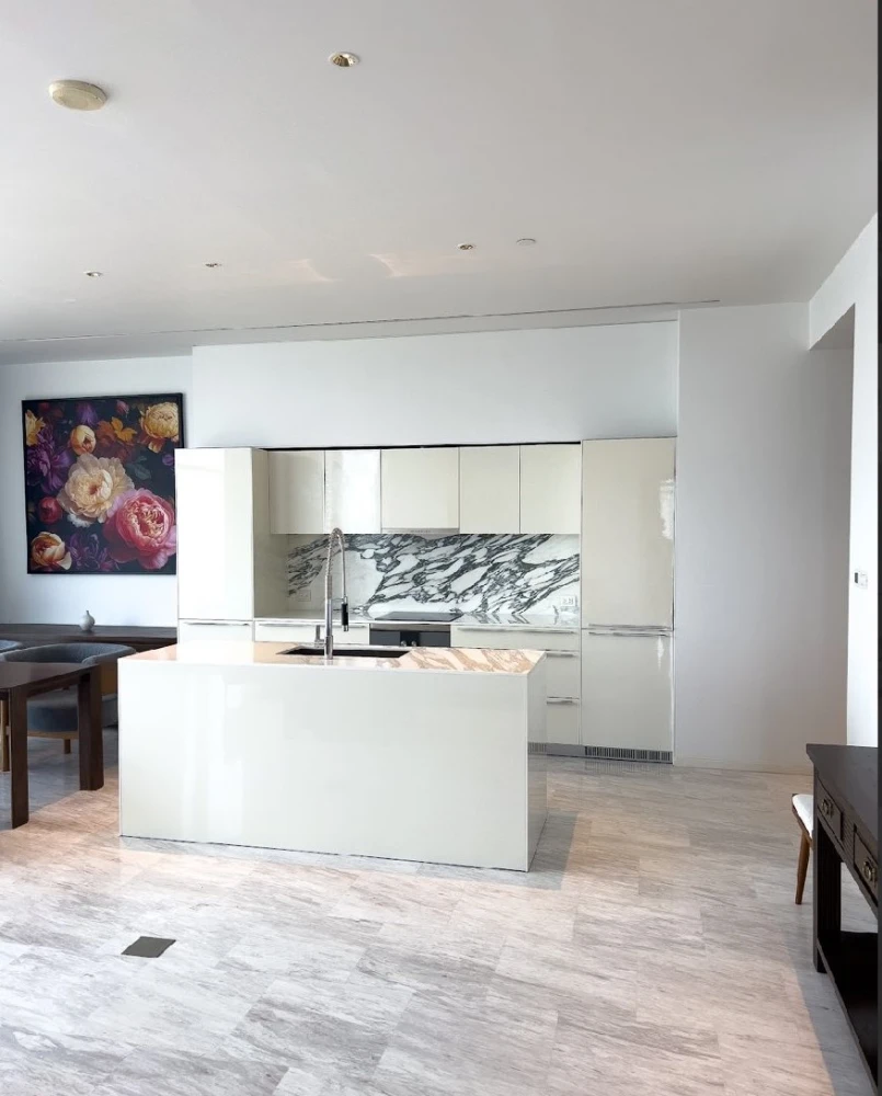 For sale, for rent, Four Seasons Private Residences, spacious room, lots of usable space, fully furnished, river view from high floor, don't miss it.