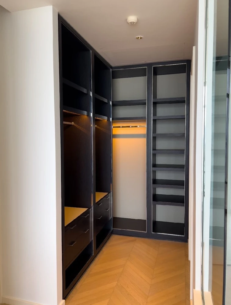 For sale, for rent, Four Seasons Private Residences, spacious room, lots of usable space, fully furnished, river view from high floor, don't miss it.