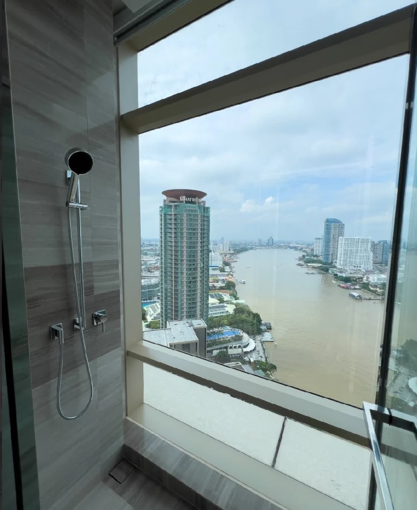 For sale, for rent, Four Seasons Private Residences, spacious room, lots of usable space, fully furnished, river view from high floor, don't miss it.