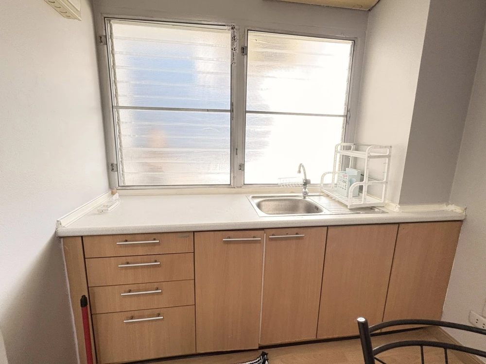 For sale or rent: Garden Court, 7th floor, comfortable unit with complete furniture and amenities. Book now!