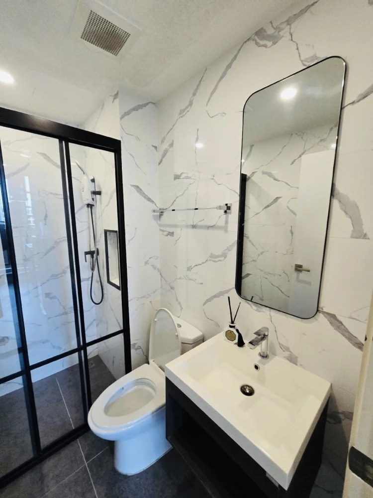 For sale or rent: Groove Ratchada-Rama 9. 1 bedroom, 1 bathroom. Great location, convenient transportation. Don't miss out!