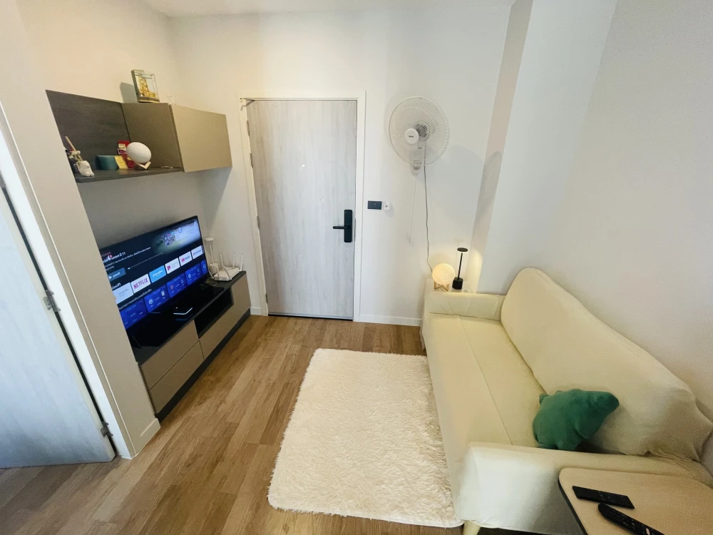 For sale or rent: Groove Ratchada-Rama 9. 1 bedroom, 1 bathroom. Great location, convenient transportation. Don't miss out!