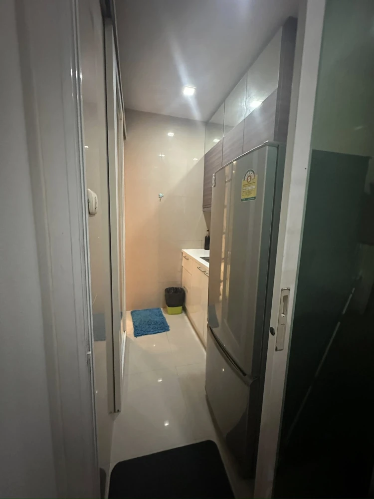 For sale or rent: Happy Condo Ladprao 101, a lovely room on the 2nd floor, with plenty of usable space and complete amenities. Don't miss out!