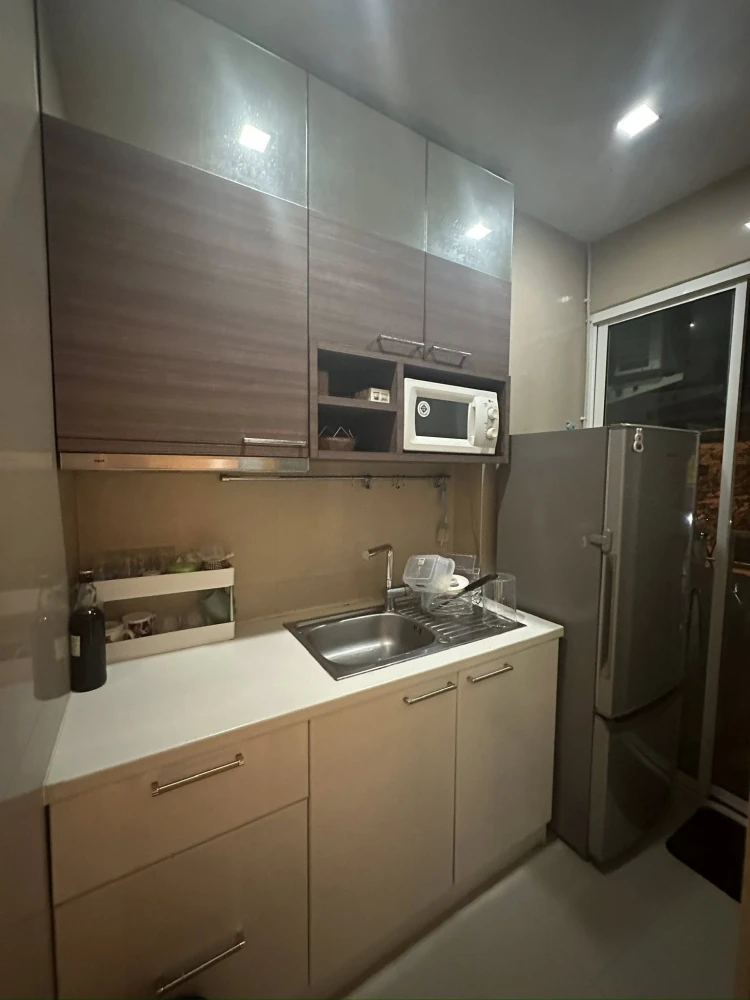 For sale or rent: Happy Condo Ladprao 101, a lovely room on the 2nd floor, with plenty of usable space and complete amenities. Don't miss out!