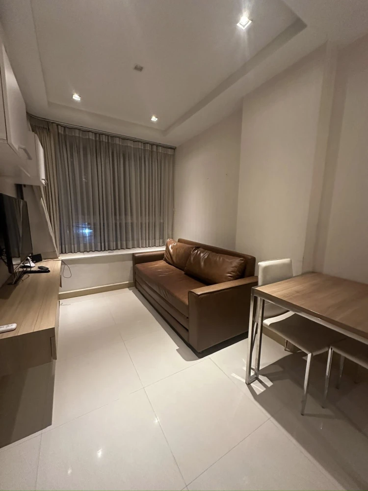 For sale or rent: Happy Condo Ladprao 101, a lovely room on the 2nd floor, with plenty of usable space and complete amenities. Don't miss out!