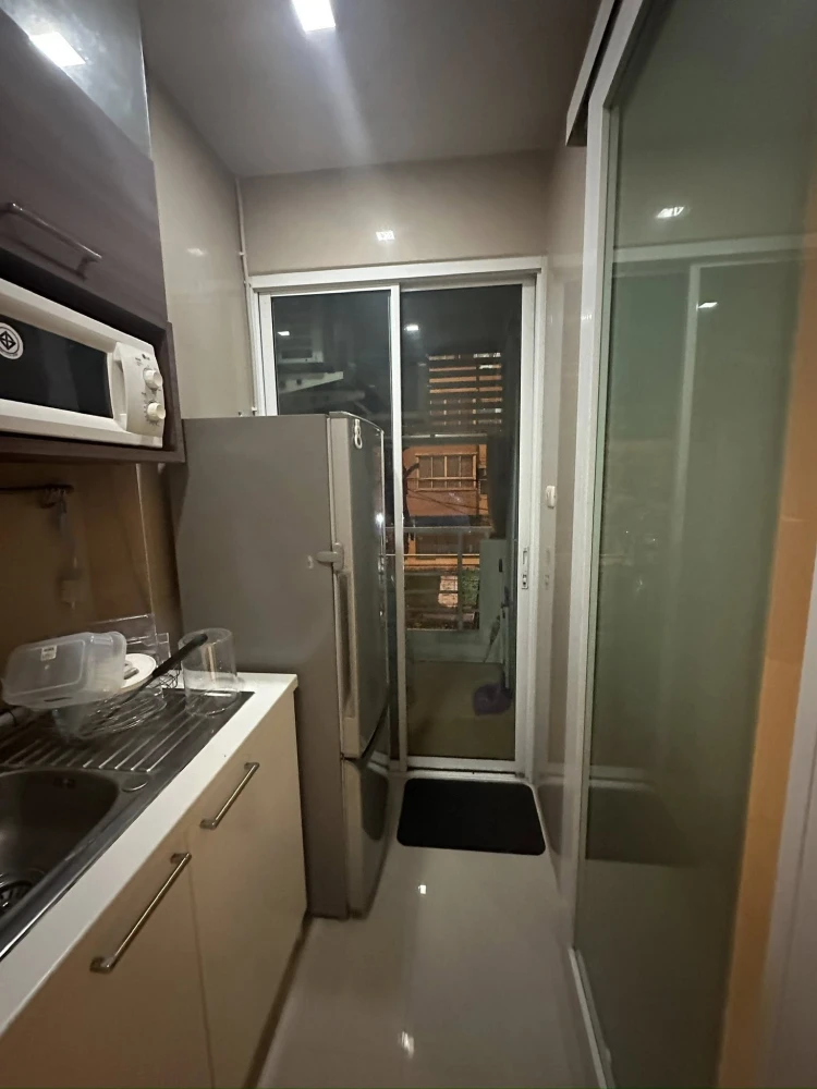 For sale or rent: Happy Condo Ladprao 101, a lovely room on the 2nd floor, with plenty of usable space and complete amenities. Don't miss out!