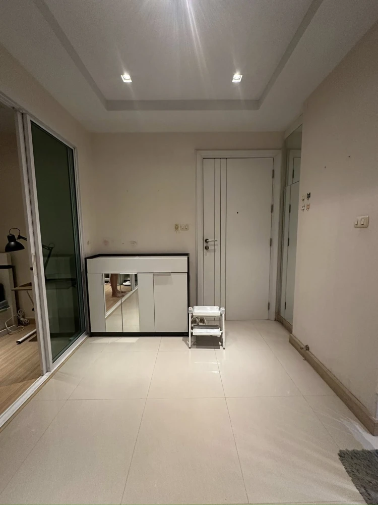For sale or rent: Happy Condo Ladprao 101, a lovely room on the 2nd floor, with plenty of usable space and complete amenities. Don't miss out!